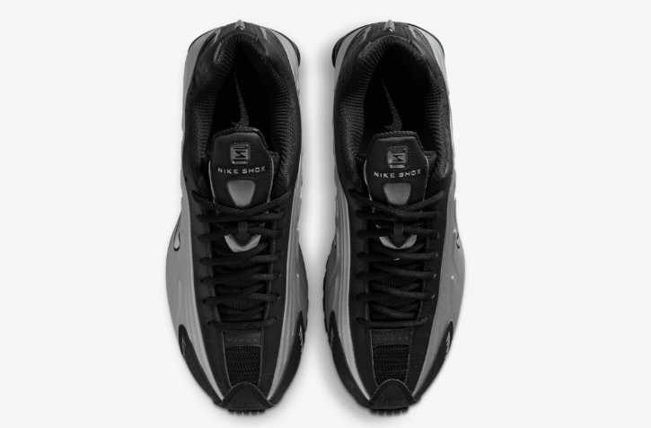 Nike Shox R4 Metallic Silver & Black